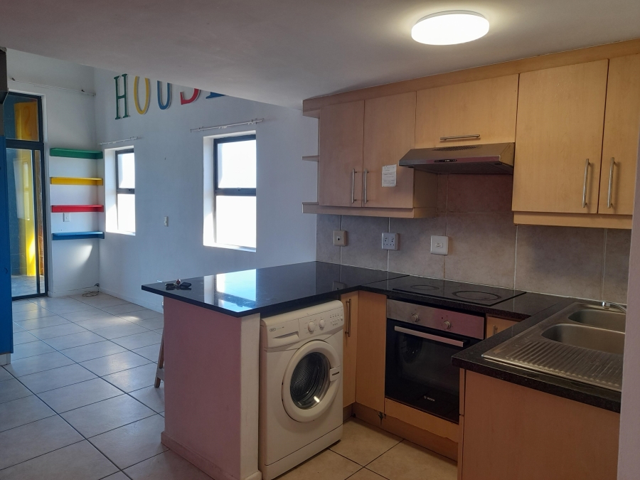 To Let 2 Bedroom Property for Rent in Muizenberg Western Cape